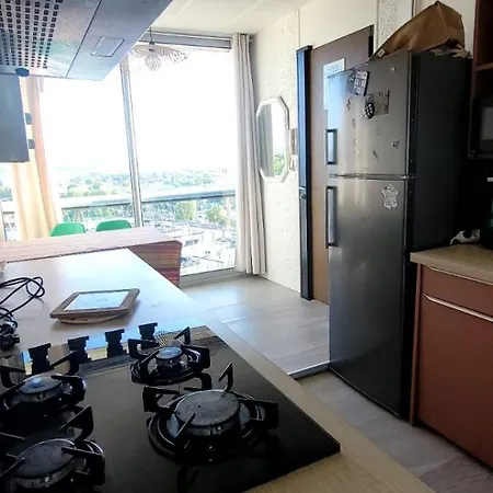 De 12 M2 En Colocation Pour Etudiants A Homestay *